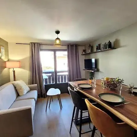 Les Flanamolo's-charming Luxury Complex レ・ジェ